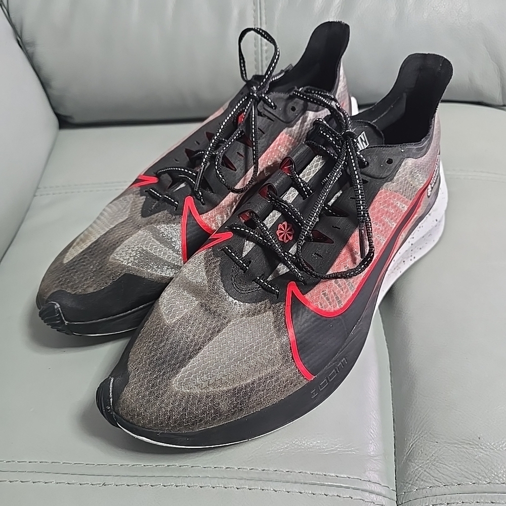 Nike Zoom Gravity Running Sneakers Mens Sz 12 Black Red Comfort Shoes BQ3202-005
